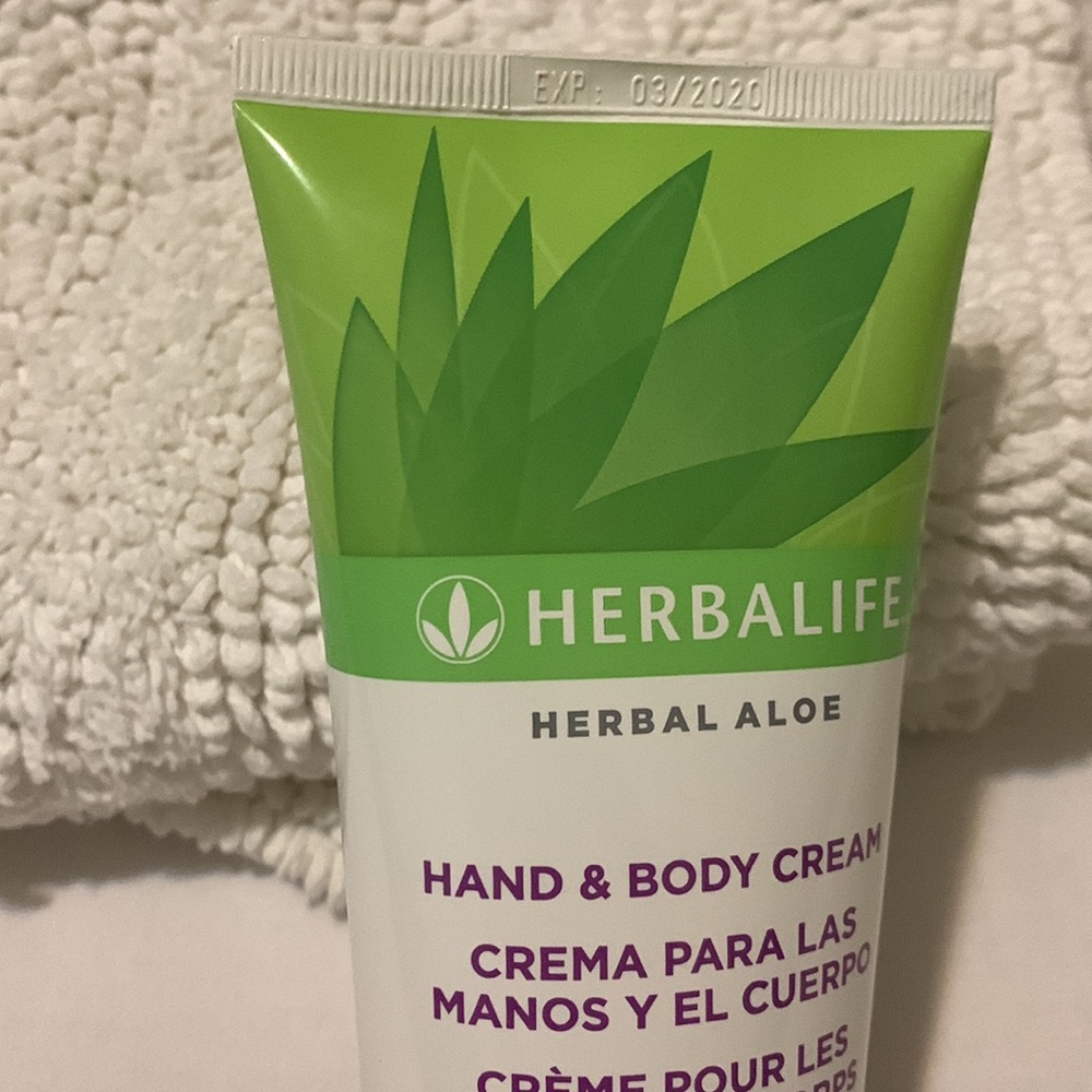Herbalife Hand & Body Cream - Picture 4 of 5